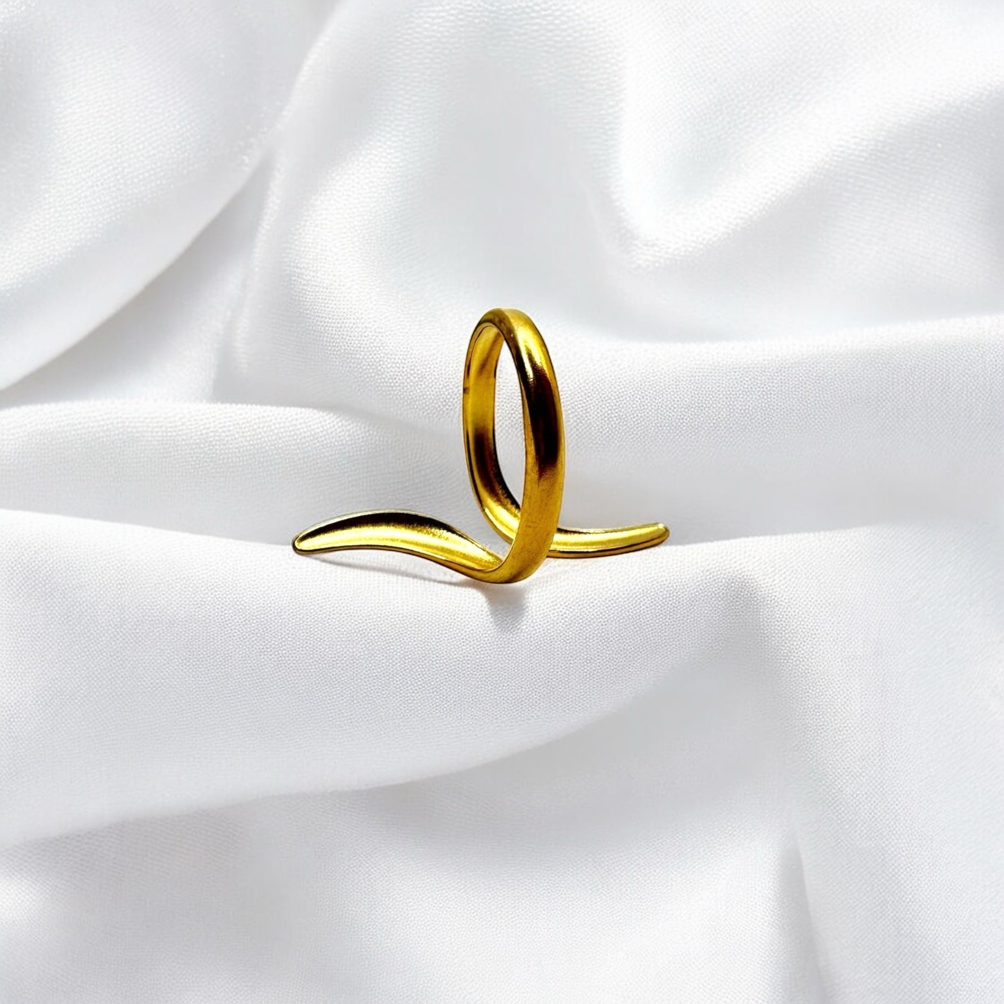Anello scudo gold regolabile Sharifa Crystals